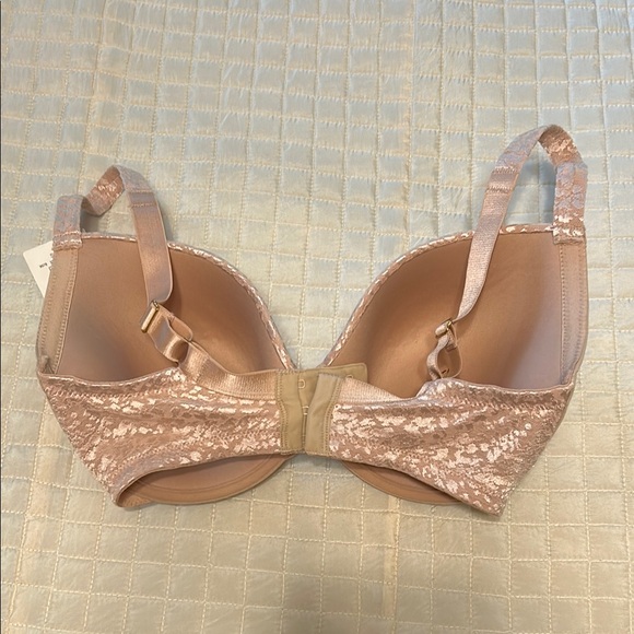 Le Mystere Full Coverage Bra with Lace Trim 32H - Picture 3 of 9